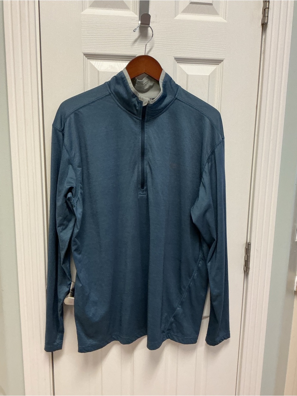 Columbia Titanium Men's XL Blue Solid 1/2 Zip Pullover performance shirt